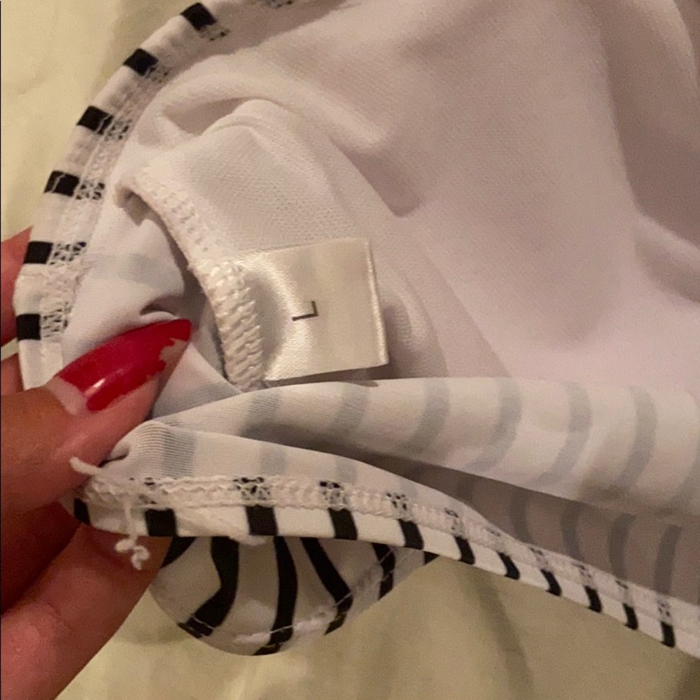 Striped bikini - Picture 5 of 5